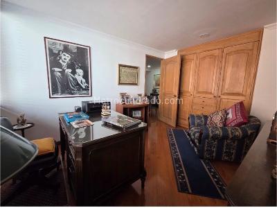 Apartamento de 3 alcobas en venta en Santa Barbara, Bogotá, 141 m² · foto 3 de 11