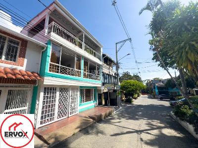 Casa de 5 alcobas en venta en Villa Cafe, Ibagué, 205 m² · foto 2 de 19