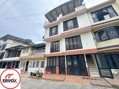 Casa de 5 alcobas en venta en Praderas De Santa Rita, Ibagué, 240 m² · foto 3 de 16