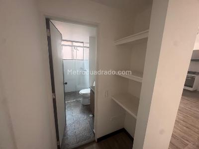 Apartaestudio en venta en Los Rosales, Bogotá, 43 m² · foto 3 de 20