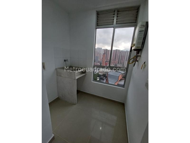 Apartamento moderno de 3 habitaciones en alquiler en Sabaneta - 4