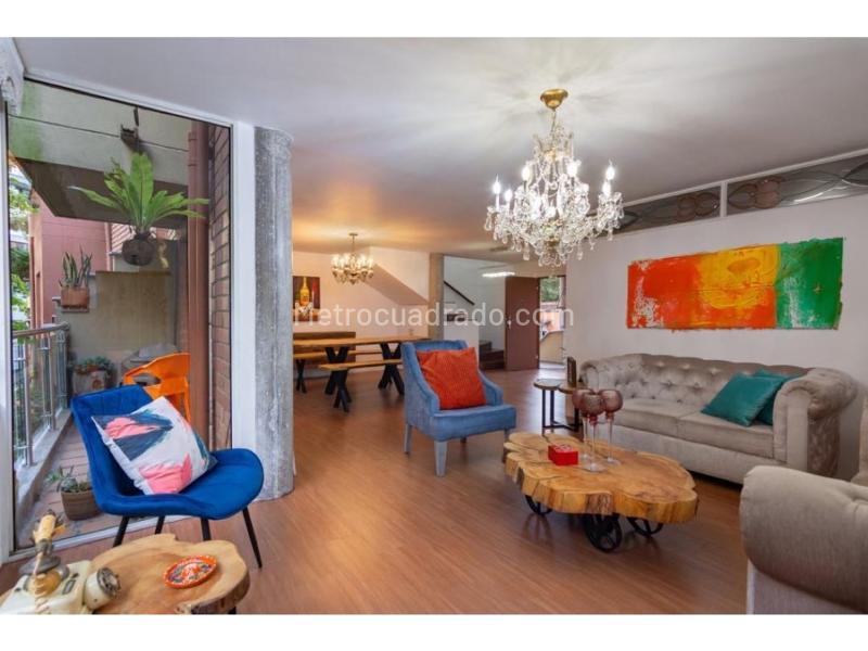 Luxury 4BR Townhouse in El Poblado - 4