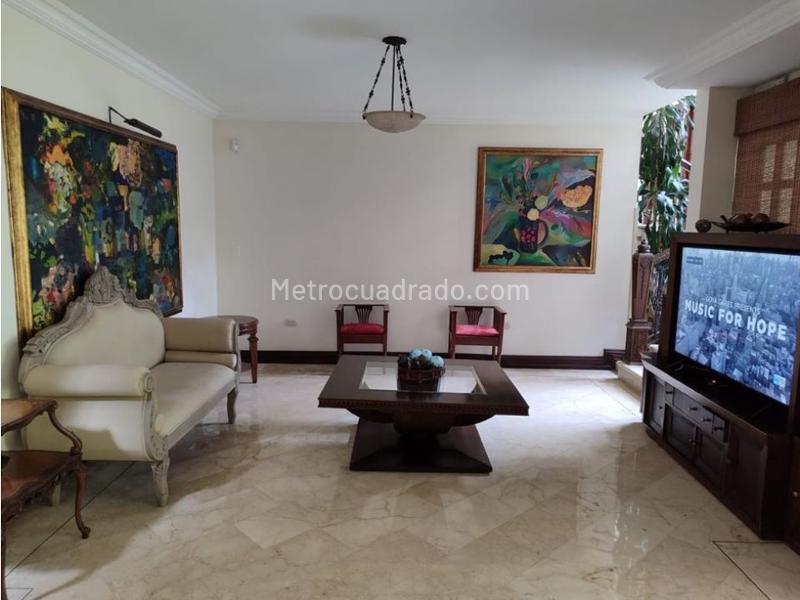 Beautiful 5BR House with Garden in Poblado - 7