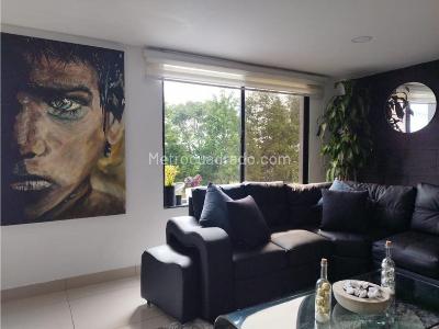 Casa de 5 alcobas en arriendo en Alto Palmas, Envigado, 380 m² · foto 10 de 17