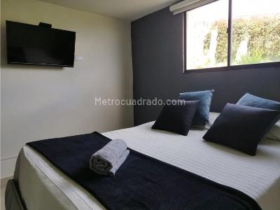 Casa de 5 alcobas en arriendo en Alto Palmas, Envigado, 380 m² · foto 13 de 17