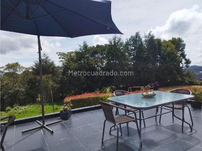 Casa de 5 alcobas en arriendo en Alto Palmas, Envigado, 380 m² · foto 15 de 17