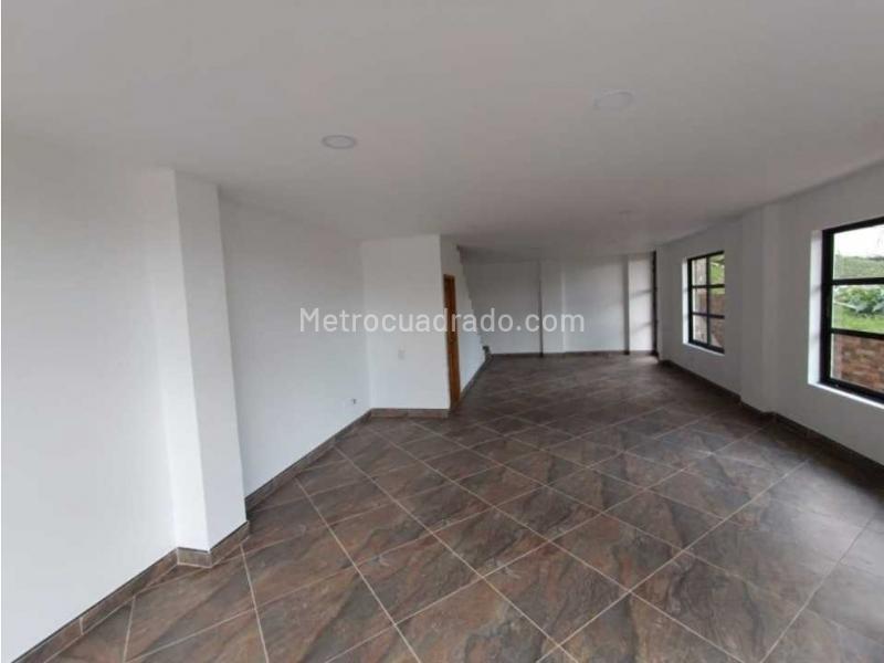 4BR House in Escobero (698 m²) - 4