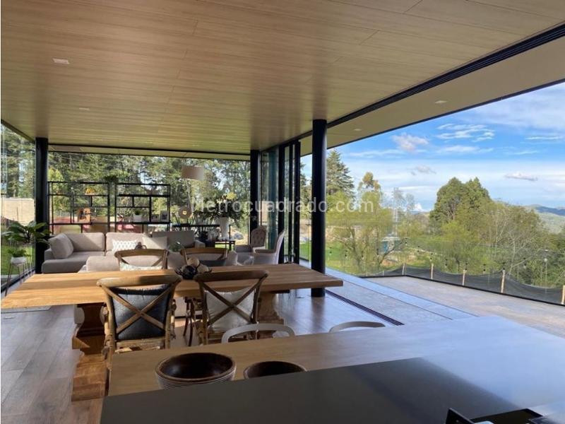 Casa amplia de 3 alcobas con jardín en Alto de las Palmas