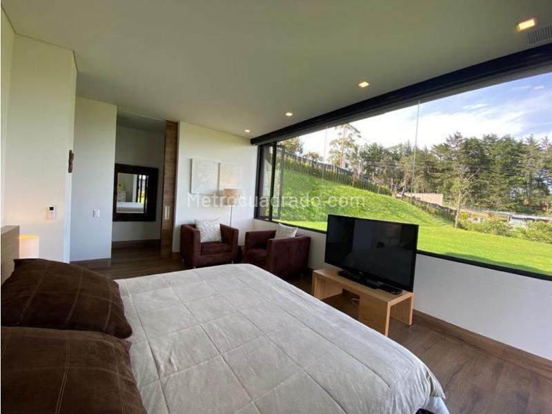 Casa amplia de 3 alcobas con jardín en Alto de las Palmas - 9