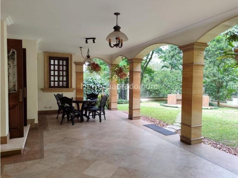 Casa Hermosa de 5 Alcobas con Jardín en El Poblado - 5