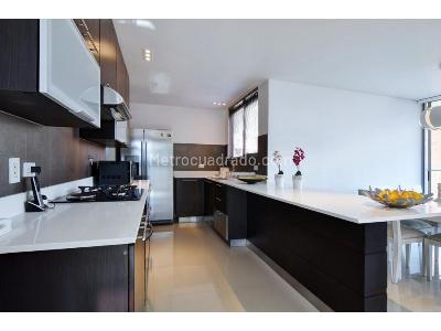 Apartamento de 2 alcobas en arriendo en Lalinde, Medellín, 120 m² · foto 7 de 20