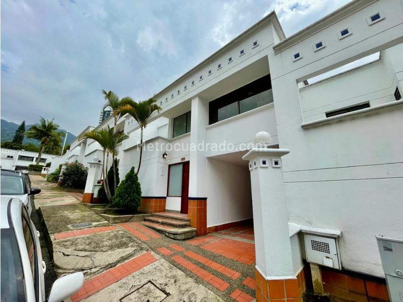 Comfortable 3BR House for Rent in El Poblado - 2