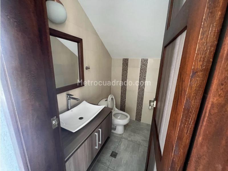 5BR House in Llanogrande (580 m²) - 5