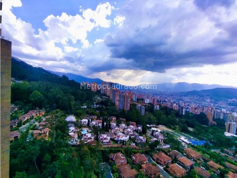 Spacious 3BR Apartment in Altos Del Poblado - 4