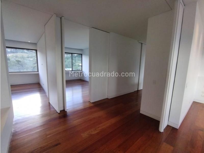Spacious 3BR Apartment in Altos Del Poblado - 8