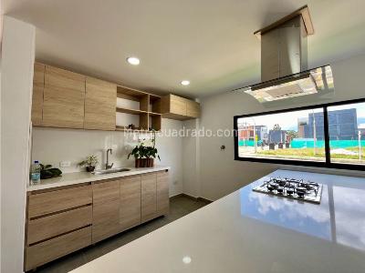 Casa de 4 alcobas en venta en Barro Blanco, Rionegro, 248 m² · foto 3 de 17
