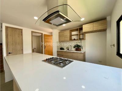 Casa de 4 alcobas en venta en Barro Blanco, Rionegro, 248 m² · foto 4 de 17