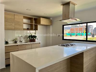 Casa de 4 alcobas en venta en Barro Blanco, Rionegro, 248 m² · foto 5 de 17