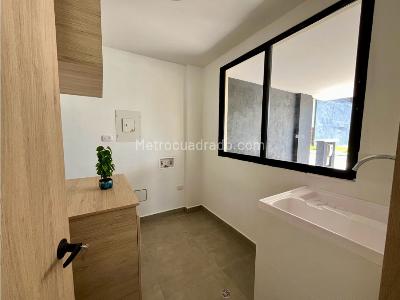 Casa de 4 alcobas en venta en Barro Blanco, Rionegro, 248 m² · foto 7 de 17