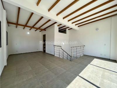 Casa de 4 alcobas en venta en Barro Blanco, Rionegro, 248 m² · foto 8 de 17