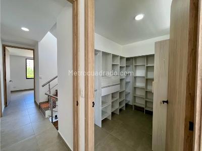 Casa de 4 alcobas en venta en Barro Blanco, Rionegro, 248 m² · foto 11 de 17