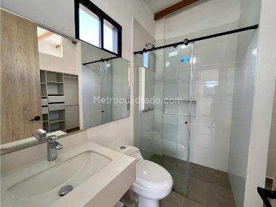 Casa de 4 alcobas en venta en Barro Blanco, Rionegro, 248 m² · foto 13 de 17