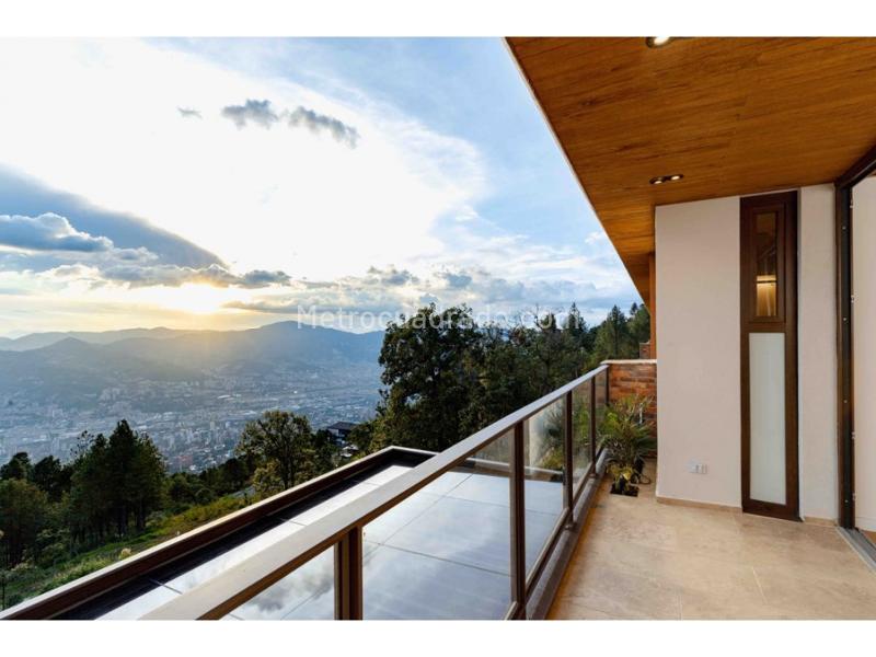 Luxurious 5BR House with Panoramic Views in Alto De Las Palmas - 6