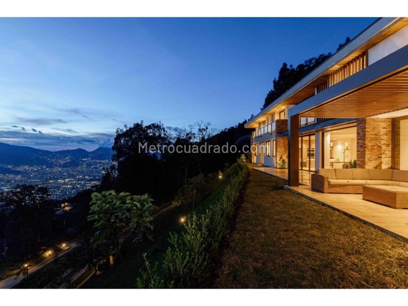 Luxurious 5BR House with Panoramic Views in Alto De Las Palmas - 7