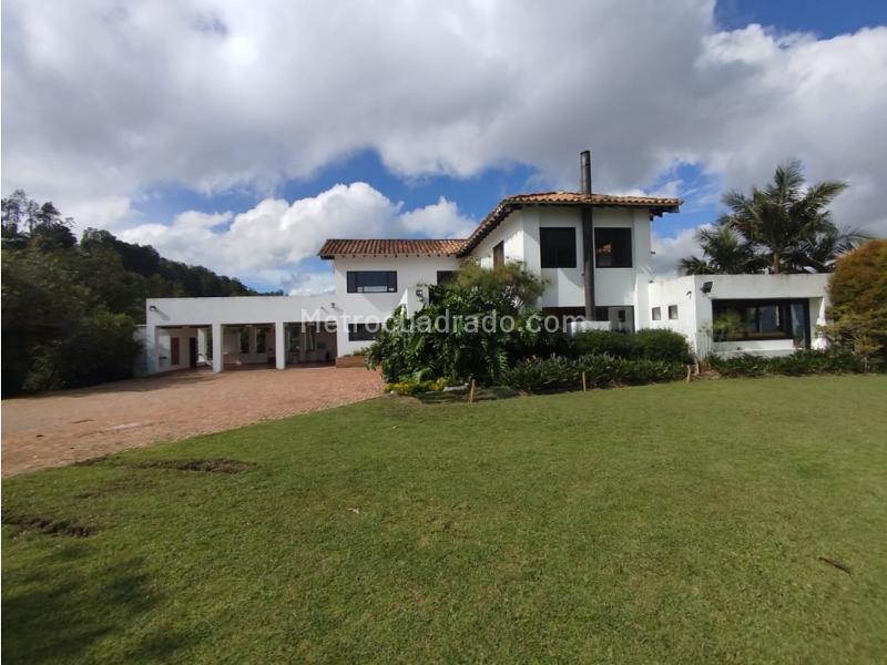 4BR House in La Fe (3000 m²) - 3