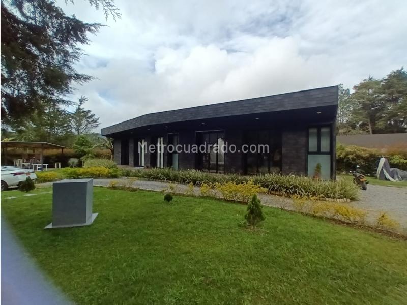 Spacious 3BR House in Alto De Las Palmas - 2