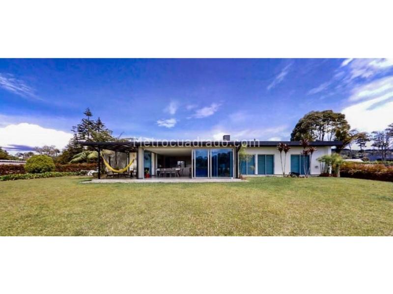 Casa de Lujo de 3 Alcobas en Alto de Las Palmas - 2