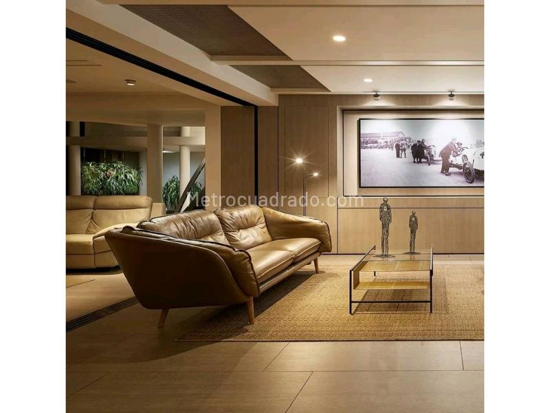 Casa amplia de 4 Alcobas con piscina en Laureles - 9