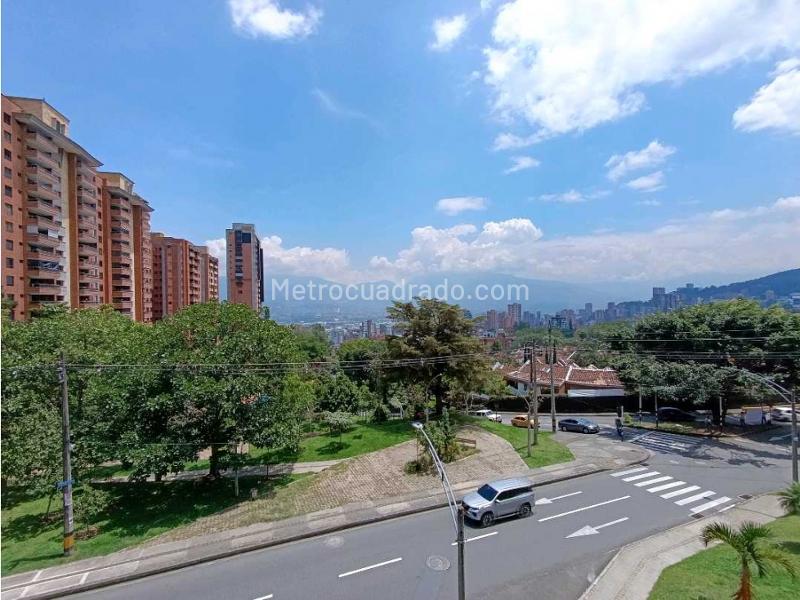 Luxury 1BR Apartment in El Poblado - 9