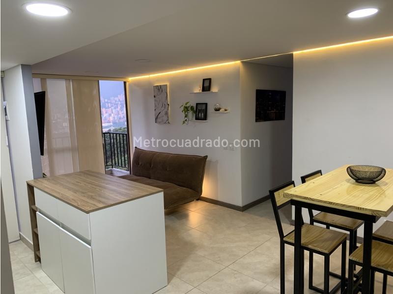Apartamento Moderno de 3 Alcobas en Belén con Excelente Vista - 8