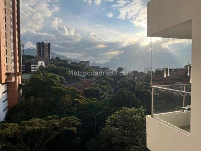 Apartamento de 2 alcobas en venta en Delicias, Envigado, 82 m² · foto 2 de 17
