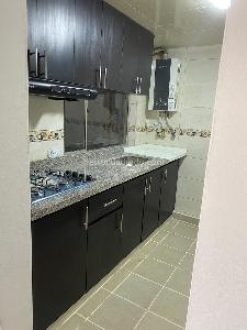 Apartamento de 3 alcobas en venta en Ismael Perdomo, Bogotá, 63 m² · foto 2 de 13