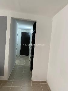 Apartamento de 3 alcobas en venta en Ismael Perdomo, Bogotá, 63 m² · foto 4 de 13