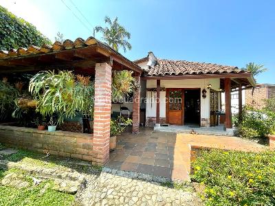Casa de 4 alcobas en venta en La Sebastiana, Envigado, 194 m² · foto 2 de 20