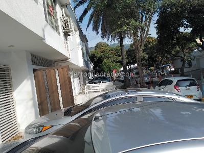 Casa de 5 alcobas en venta en Tequendama, Cali, 392 m² · foto 3 de 20