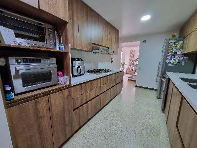 Casa de 4 alcobas en venta en Loma Del Escobero, Envigado, 190 m² · foto 6 de 20