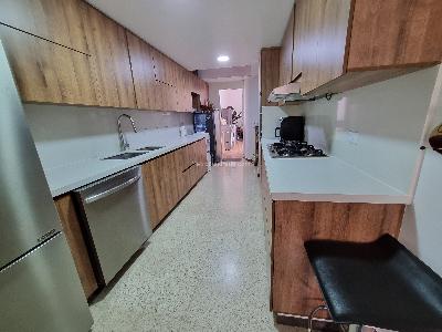 Casa de 4 alcobas en venta en Loma Del Escobero, Envigado, 190 m² · foto 13 de 20
