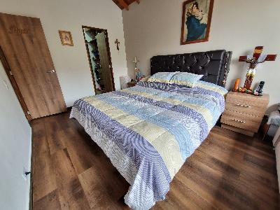 Casa de 4 alcobas en venta en Loma Del Escobero, Envigado, 190 m² · foto 17 de 20