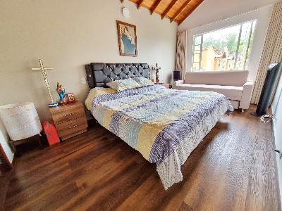 Casa de 4 alcobas en venta en Loma Del Escobero, Envigado, 190 m² · foto 18 de 20