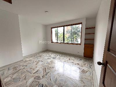 Apartamento de 3 alcobas en venta en Santa Teresita, Cali, 217 m² · foto 9 de 16