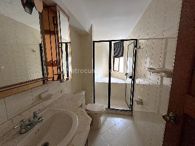 Apartamento de 3 alcobas en venta en Santa Teresita, Cali, 217 m² · foto 10 de 16