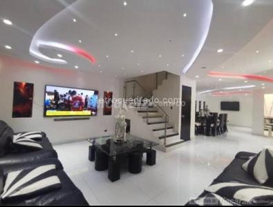 Casa de 5 alcobas en venta en Camino Real, Cali, 350 m² · foto 3 de 19