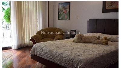 Casa de 5 alcobas en venta en Viña De Calambeo, Ibagué, 330 m² · foto 6 de 12