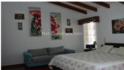 Casa de 5 alcobas en venta en Viña De Calambeo, Ibagué, 330 m² · foto 7 de 12
