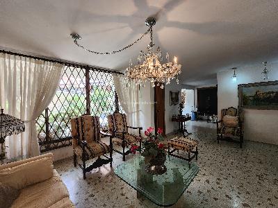 Casa de 4 alcobas en venta en Santa Teresita, Cali, 340 m² · foto 10 de 12