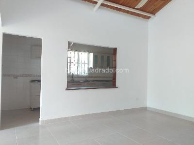 Casa de 3 alcobas en venta en Vereda Barzalosa, Girardot, 196 m² · foto 10 de 20